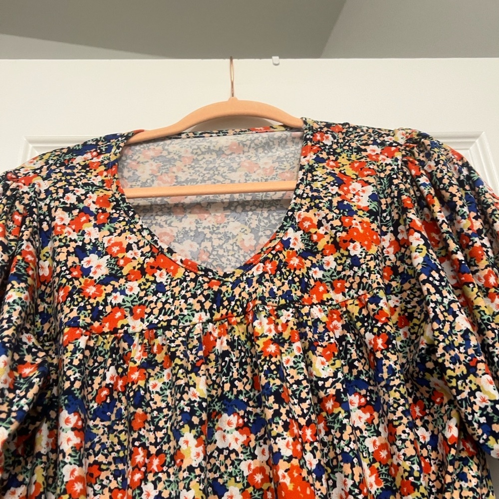 Beginning Boutique Floral Blouse - Red and Blue - Picture 9 of 14